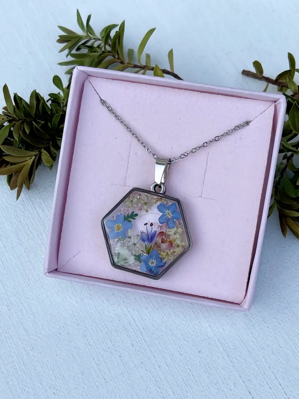 Hexagon necklace with real pressed flowers