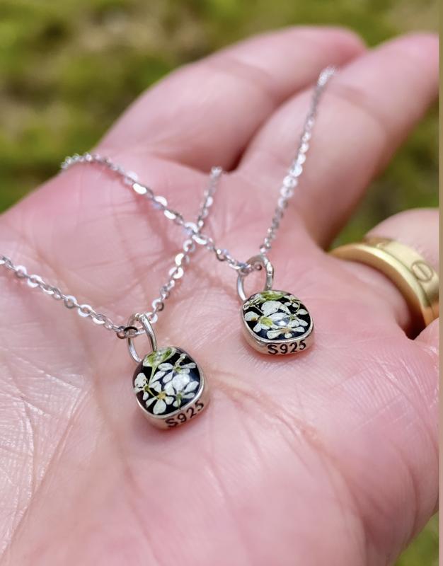 Sterling silver dainty flower necklace