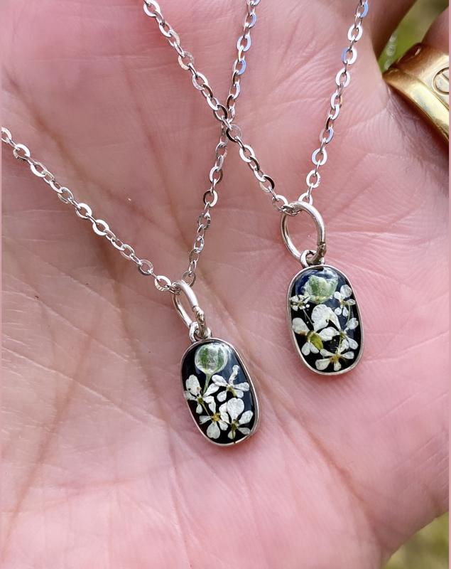 Sterling silver dainty flower necklace