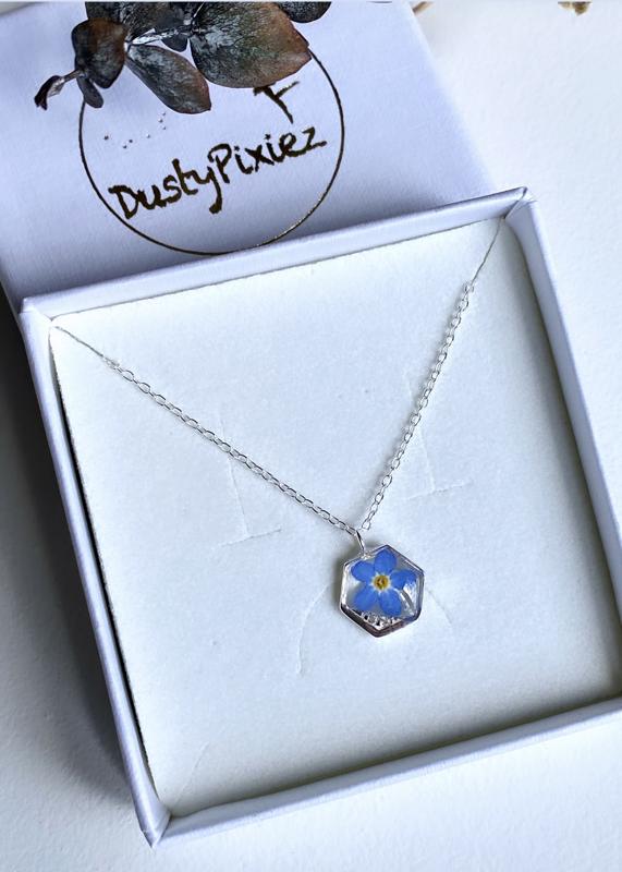  Forget me not necklace, hexagon