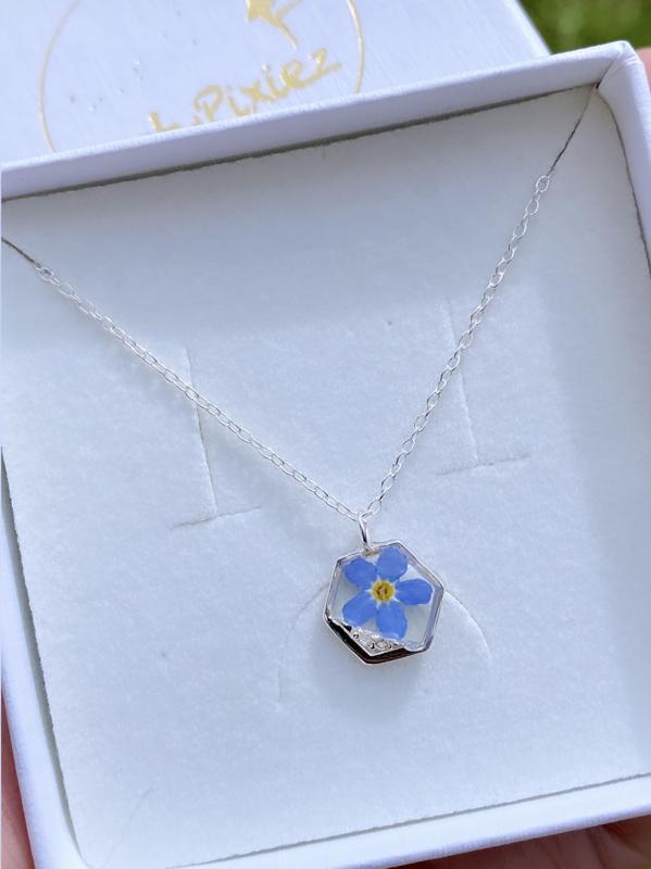  Forget me not necklace, hexagon