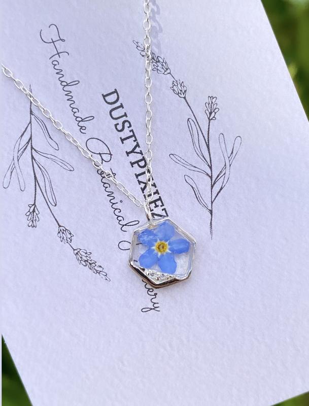 Forget me not necklace, hexagon
