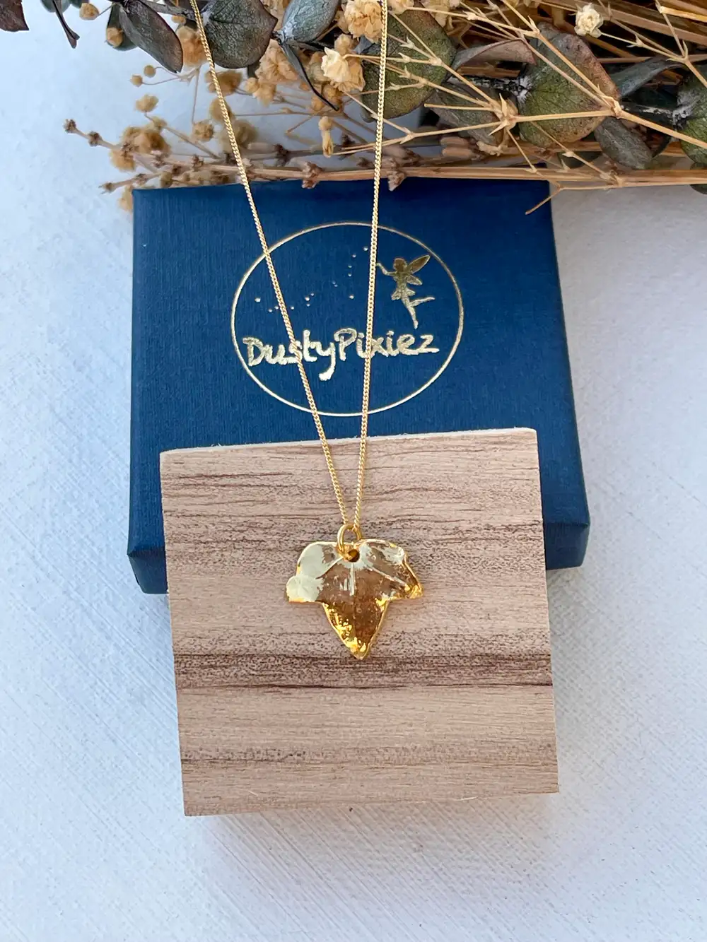 Gold Ivy Leaf Pendant Necklace