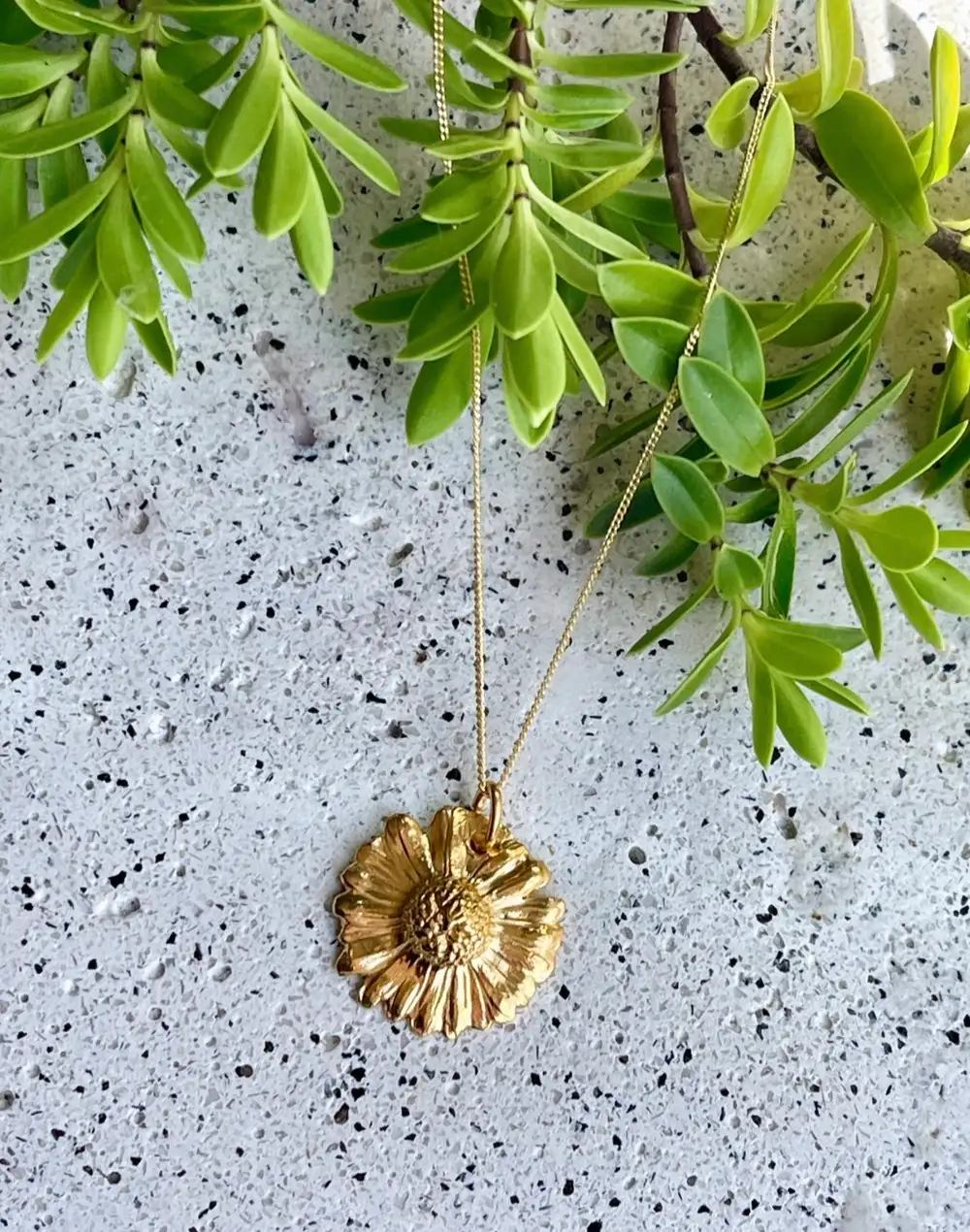Gold Daisy Necklace