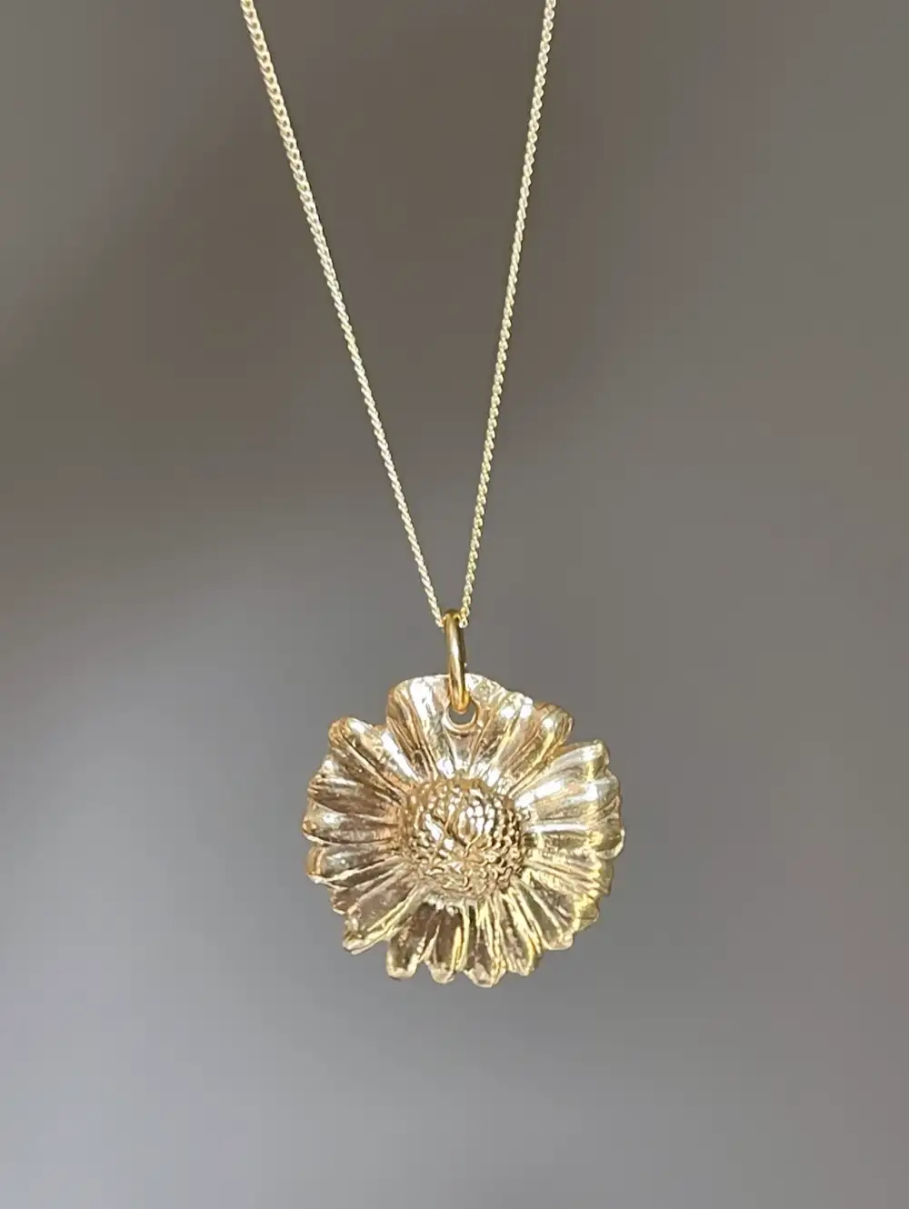 Gold Daisy Necklace